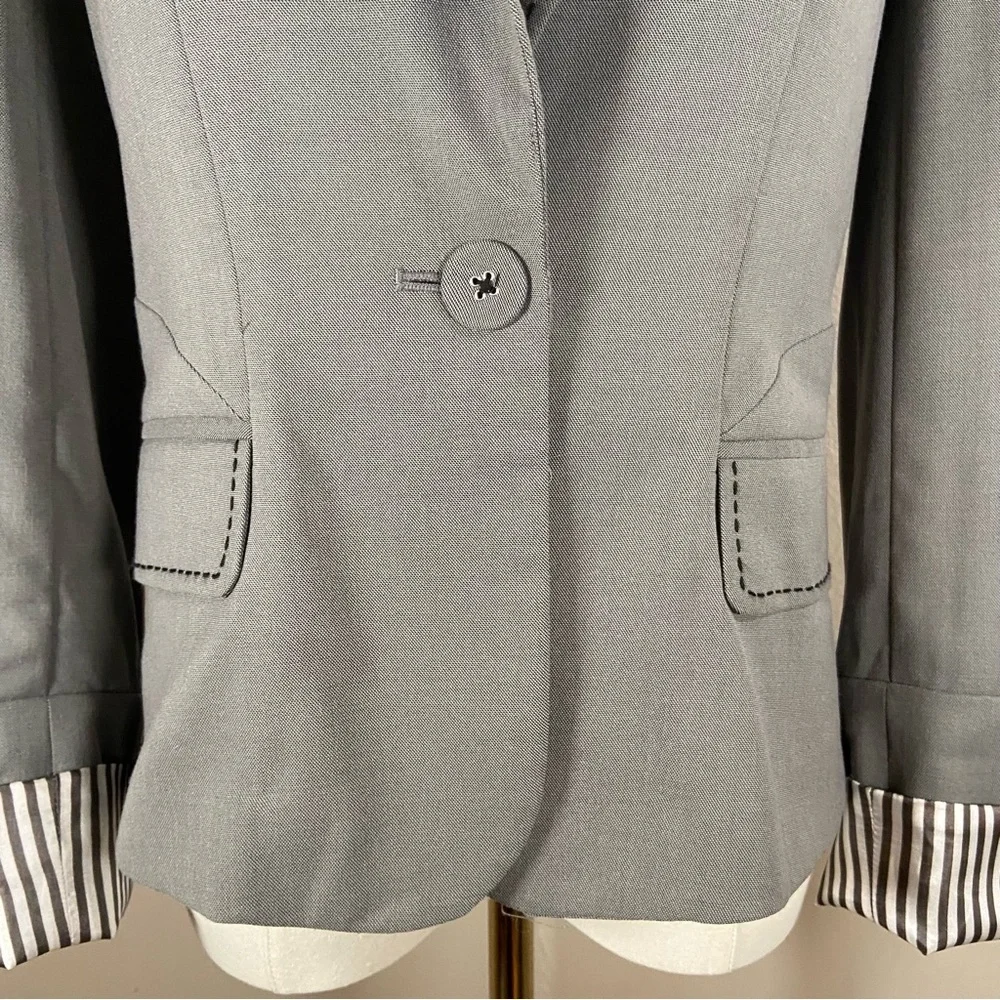 Vintage Candies Gray Cropped Satin Pinstripe Cuffs Blazer Y2K Size Medium - Picture 5 of 10